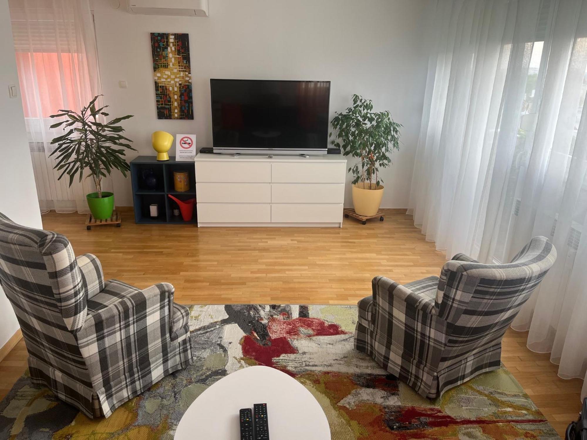 Fly Inn Велика Горица Екстериор снимка